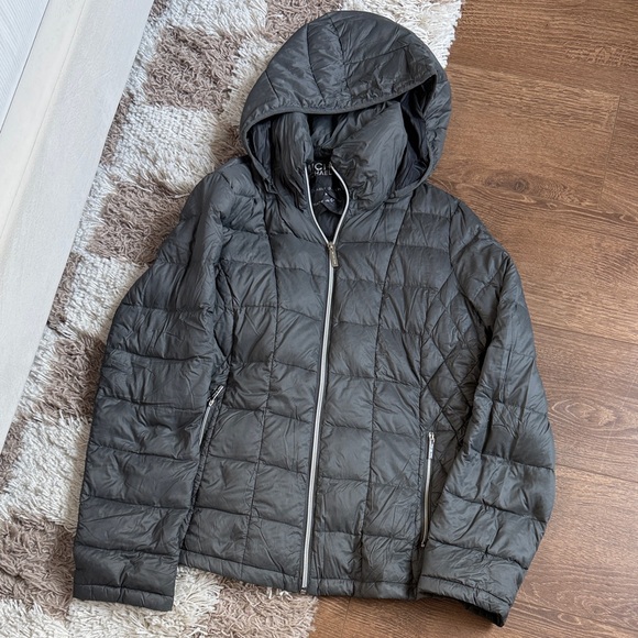 Michael Kors Jackets & Blazers - ✨ Michael Kors Charcoal Puffer Jacket